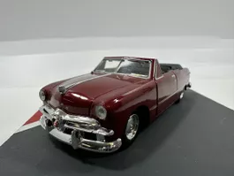 1949 Ford Convertible 1:43, dunkelrot, MAISTO