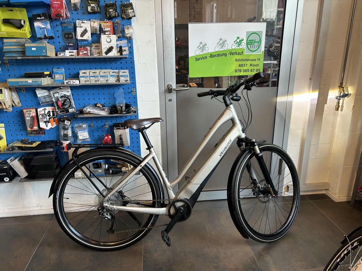 Specialized Vélos: E-Bike Specialized Como – D'occasion à Root par Sajo_04 4
