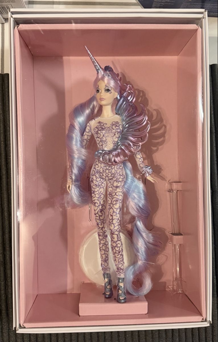 Poupées: Unicorn Goddess Barbie – Neuf avec emballage d'origine à Bürglen TG par SonneMondSterne99