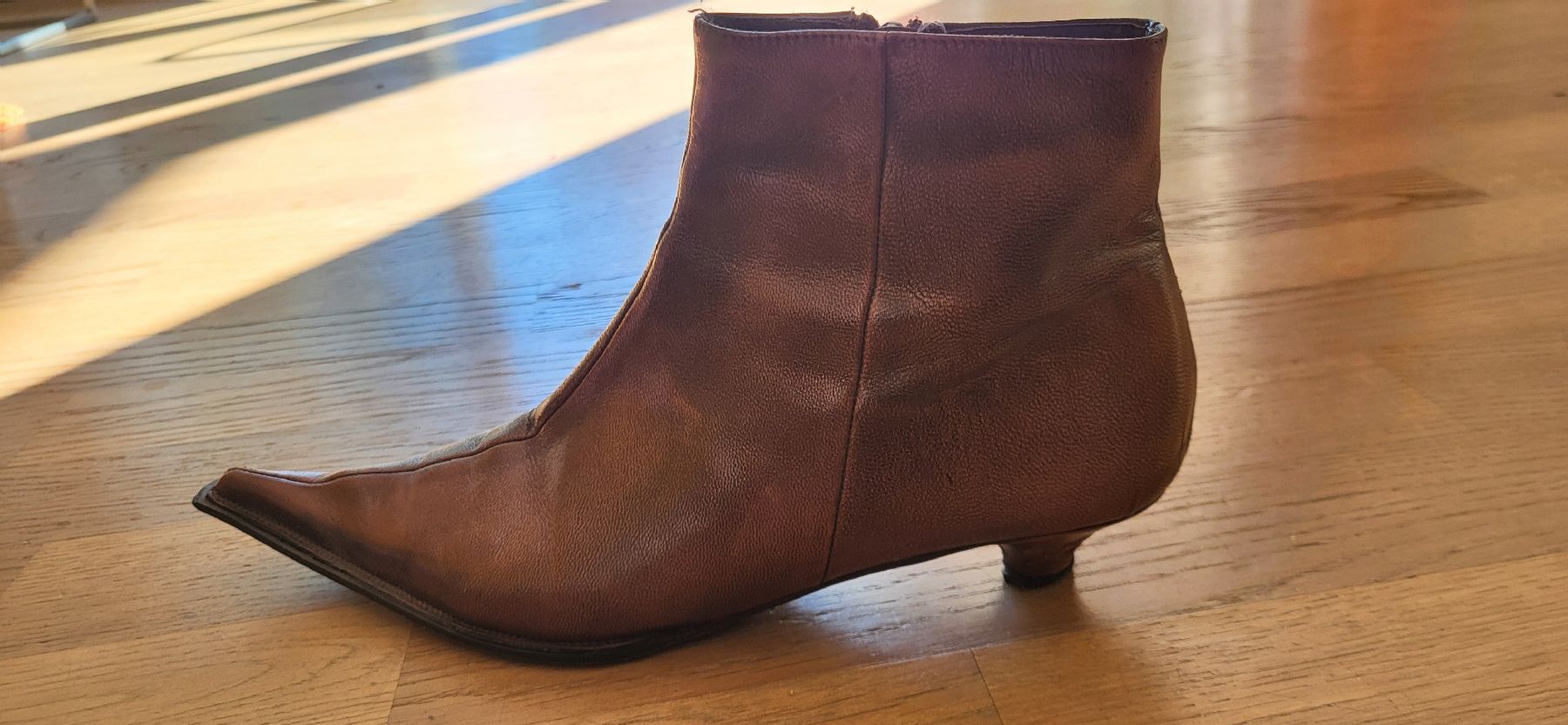 Scarpe da donna: spitze braune Stiefeletten Damen, Gr 40.5, Echtleder – Usato da Sennhof venduto da patrikbi