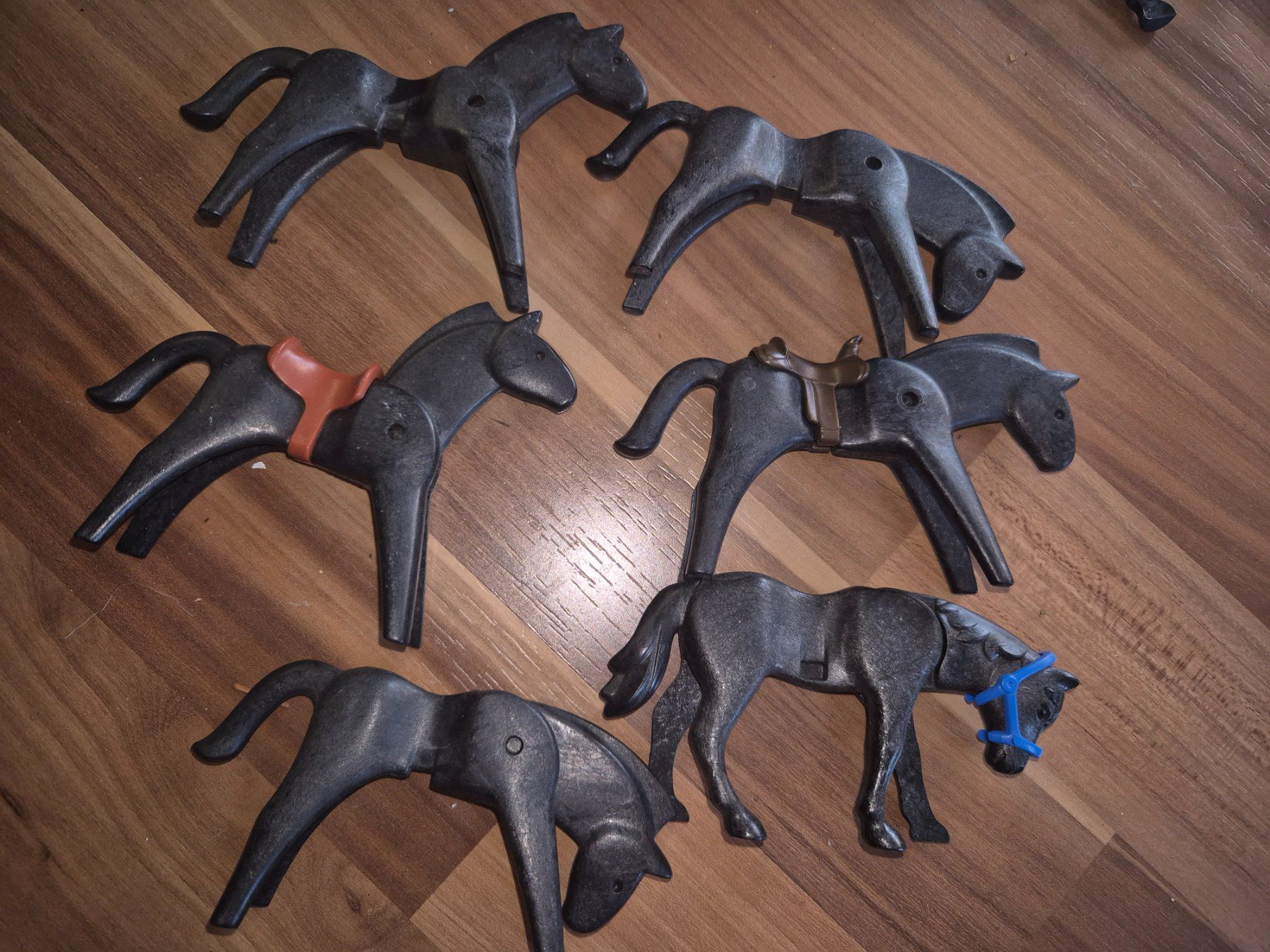 Playmobil Giocattoli: 6 schwarze Playmobilpferde – Usato da Schwarzenburg venduto da Flamingo07 3
