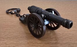 Kanone Schl.anhänger aus Metall Made in Hong Kong (knallt!!)
