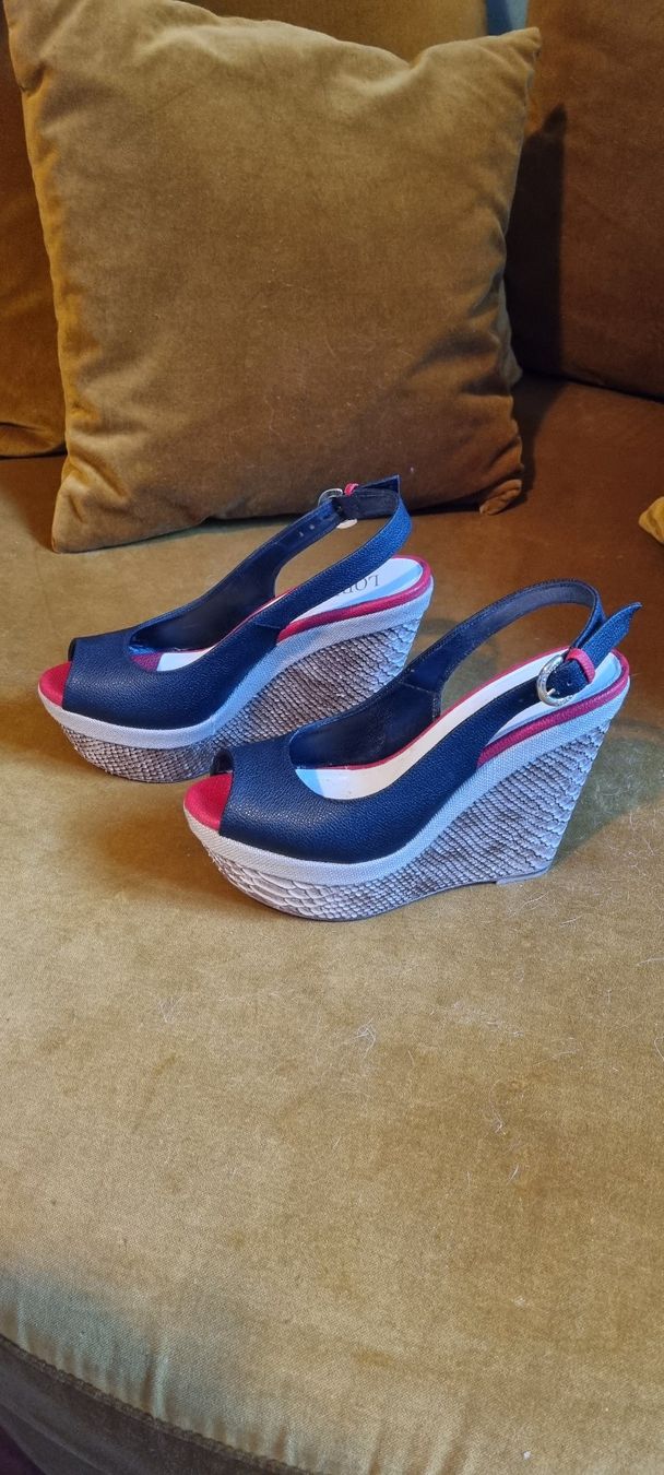 Scarpe da donna: Zeppa in pelle nera e rossa Loriblu – Usato da Gordola venduto da ang_7257 1