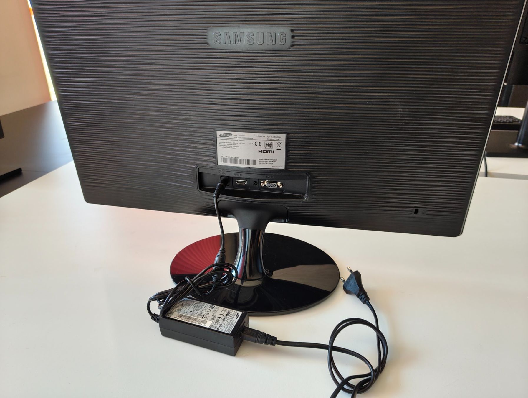 Samsung Monitor: Ecran d'ordinateur Samsung S24D300H – Usato da Courtelary venduto da Jpy_CH 1