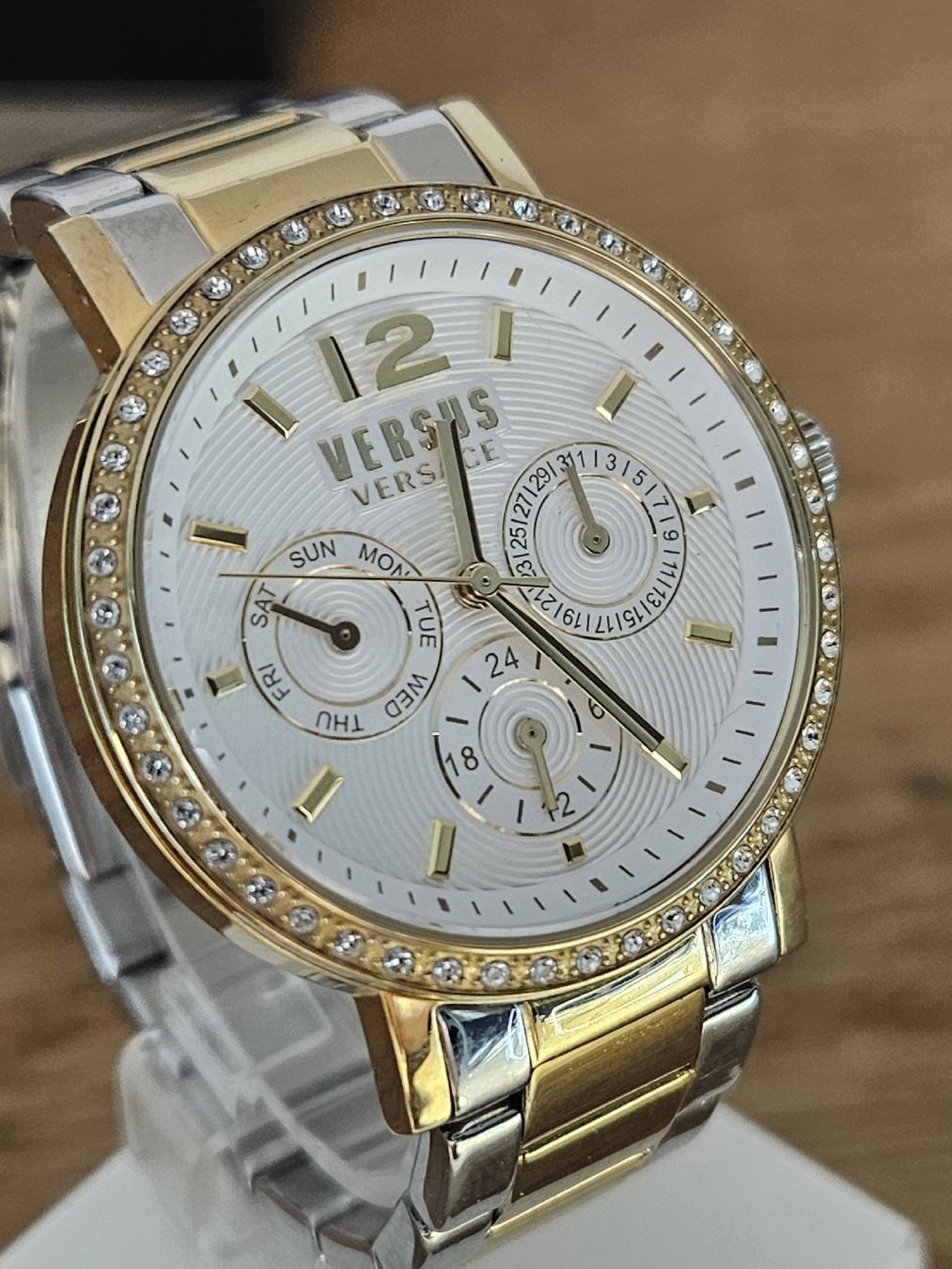Versace Uhren: Versus Versace Uhr 37mm mit Box  – Gebraucht aus Flamatt von pie_f9zm 1