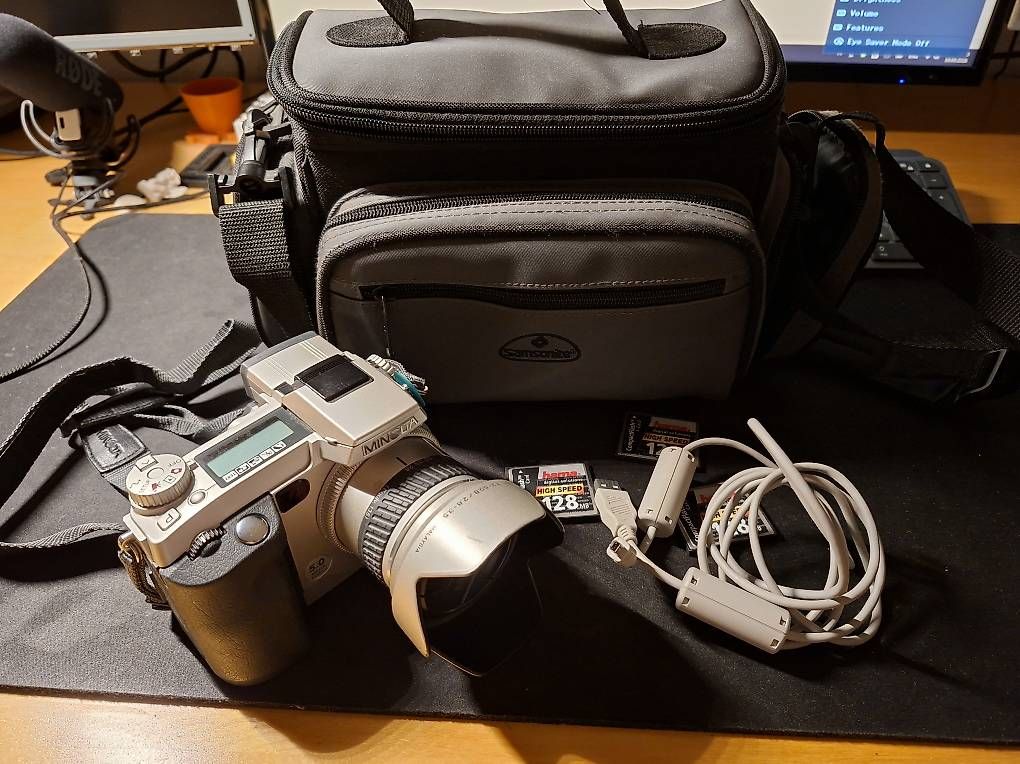Minolta Fotocamera: Minolta DiMAGE 7i mit Tasche und Zubehör – Usato da Wettingen venduto da phyti1