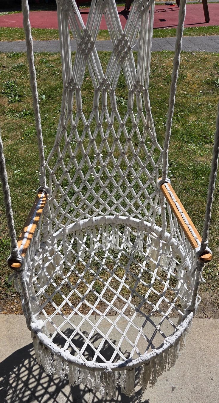 Poltrone pensili da giardino: Balancelle  suspendu  blanche – Usato da Erlach venduto da roberto910 2
