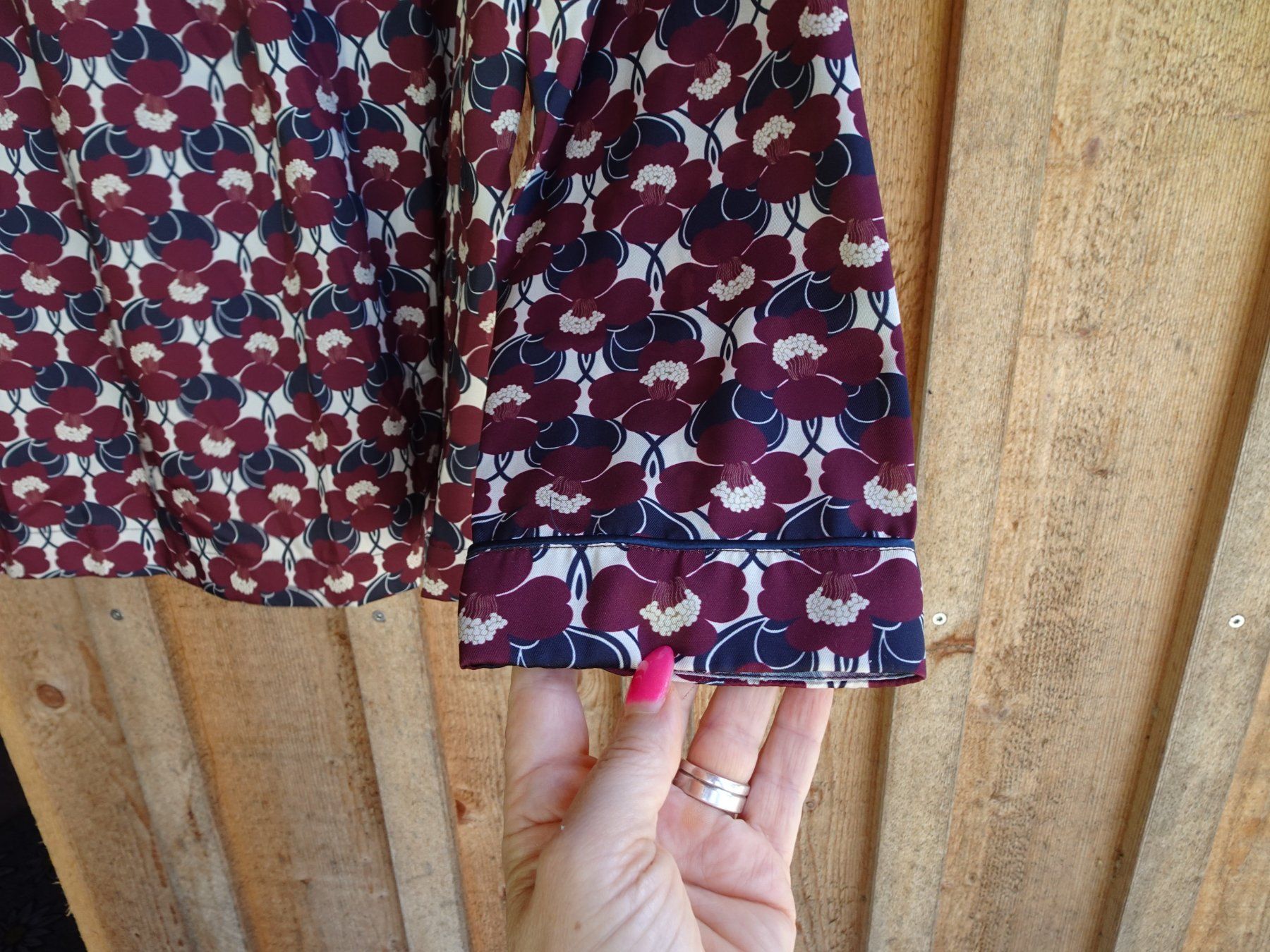 Camicette: Bluse von P.A.R.O.S.H. Bordeauxrot Gr. XL - 424174 – Usato da Küssnacht am Rigi venduto da Good4Deckeli 3