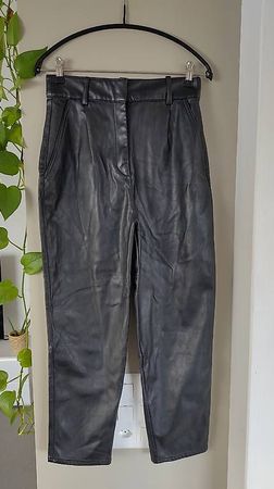 H&M Lederoptik Hose Gr. 38