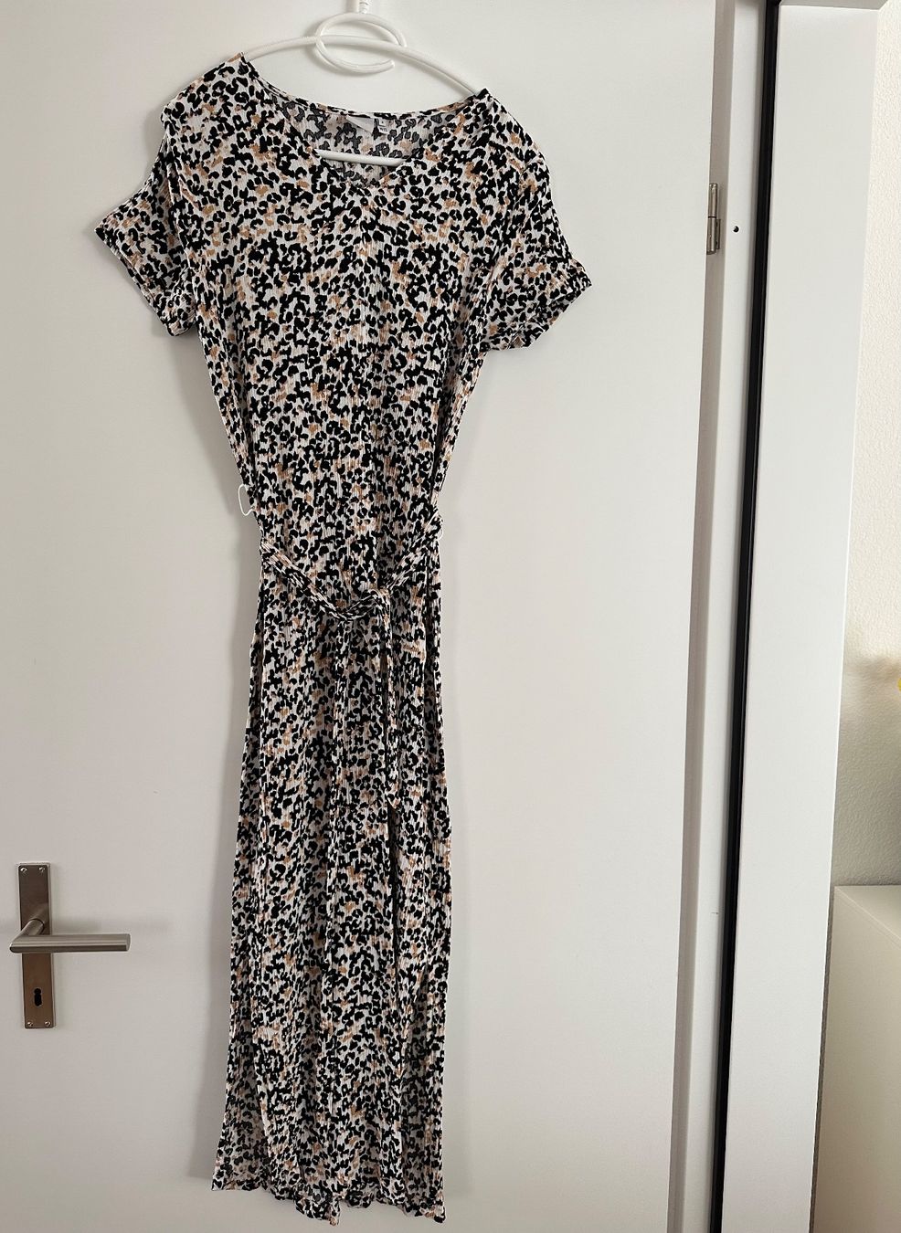 Vestiti: Kleid leoprint Gr. S – Nuovo (secondo la descrizione) da Ermatingen venduto da nic_x2tf