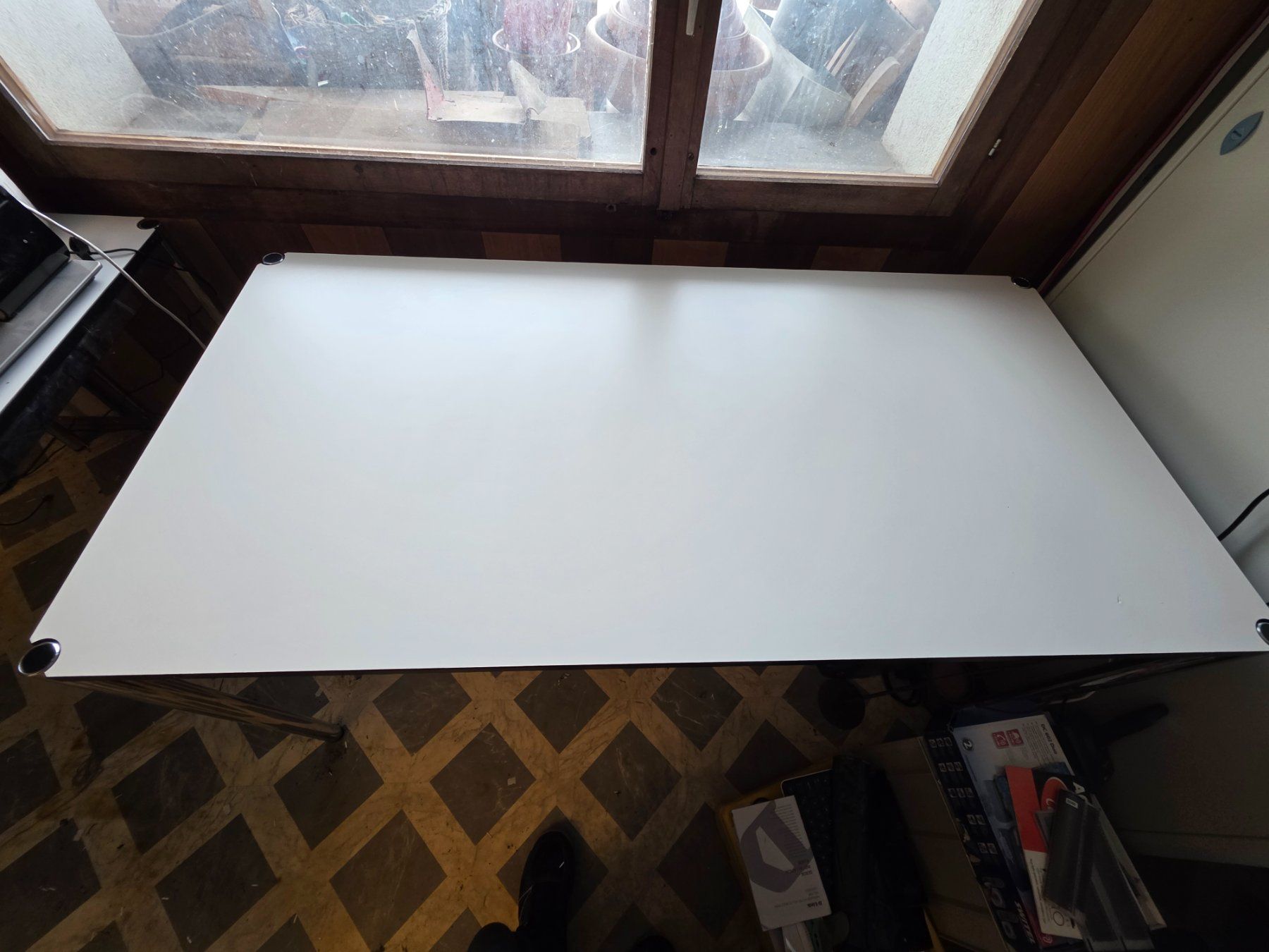 USM Scrivanie: Table USM (N°02) 75 x 150 – Usato da Basse-Nendaz venduto da Valbroarch