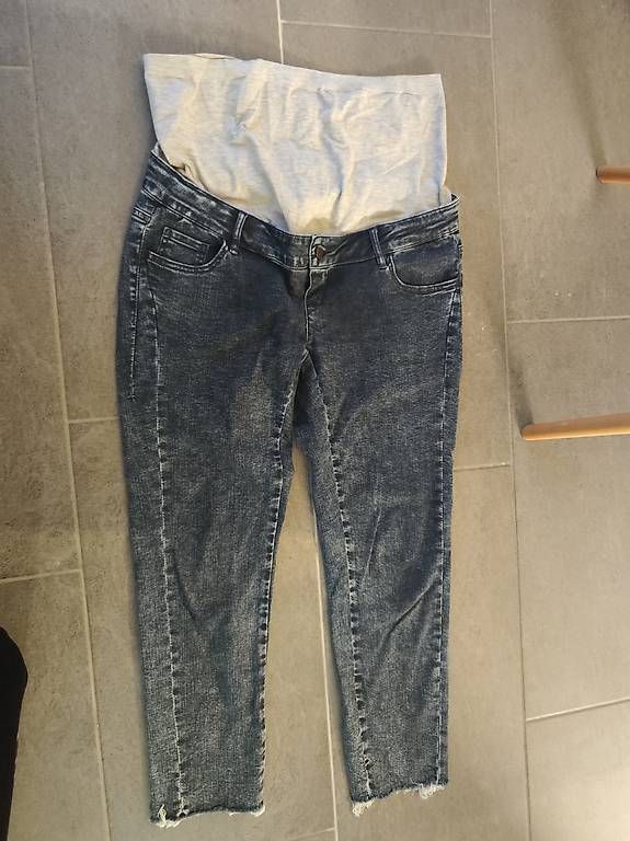 Pantalons: Umstandsmode Gr.M – D'occasion à Müllheim Dorf par gab_z6f5 1