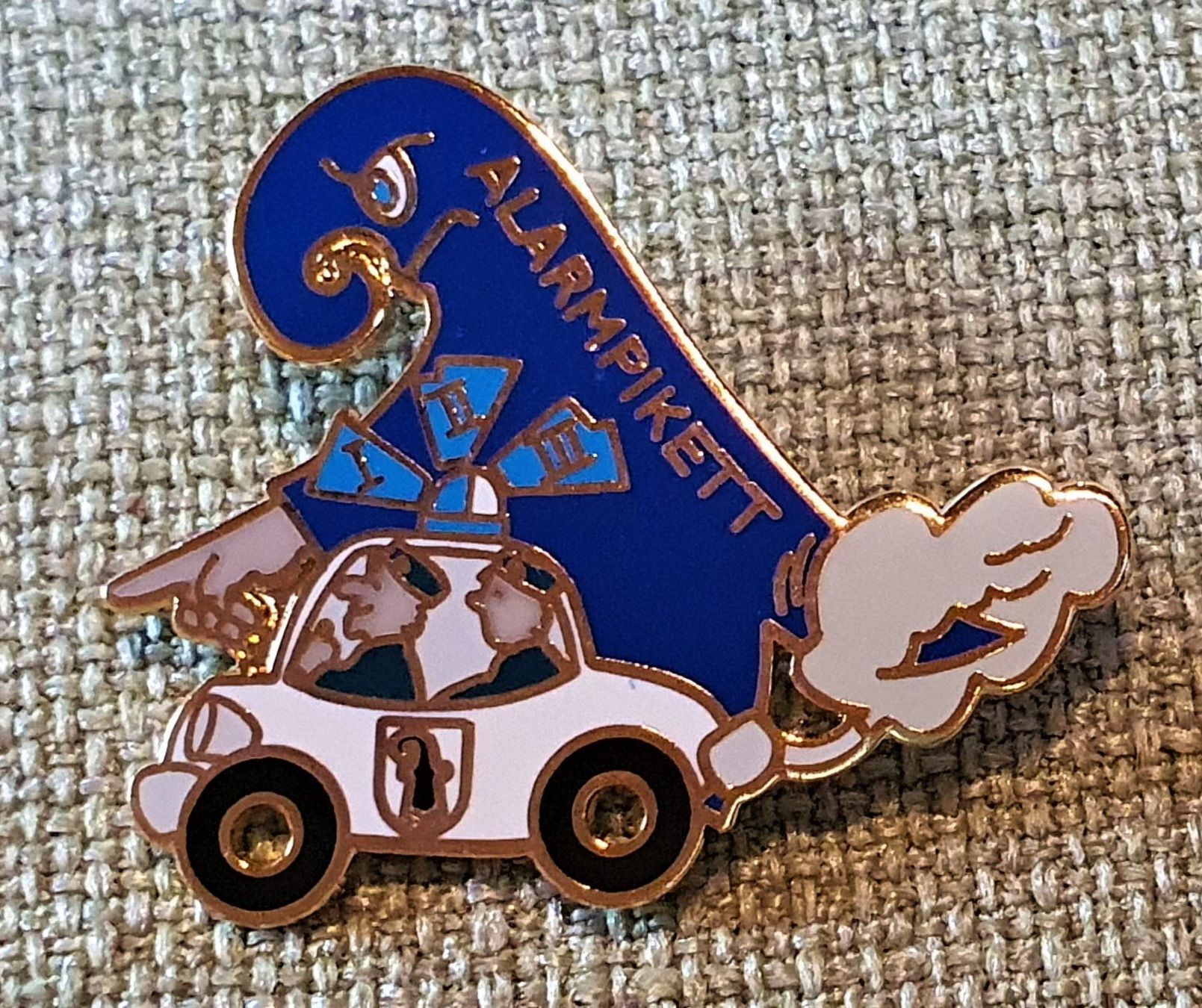 Placchette & Badge: J005 - Pin Basler Polizei Alarmpikett – Usato da Reinach BL venduto da Boston-Verkauf