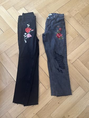 2 Schwarze Jeans mit Rosen-Stickerei und Rissen (Gr. 36/S)