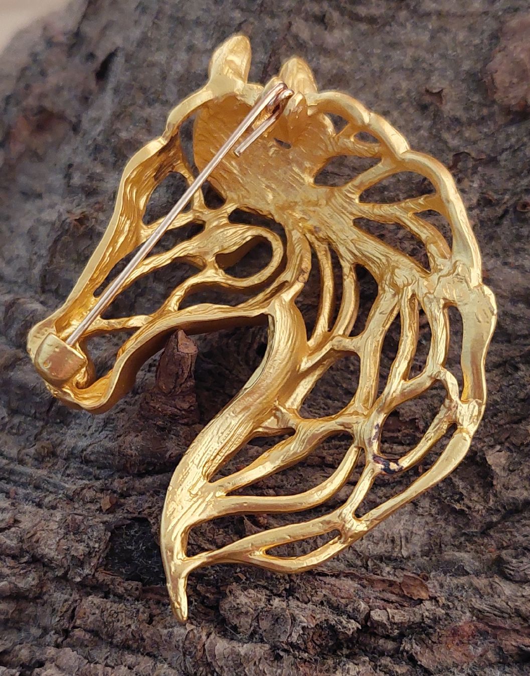 Broches & Aiguilles: Goldfarbene Brosche - Pferde Kopf – Neuf (Voir description) à Oberwil BL par Hunajakakku 4