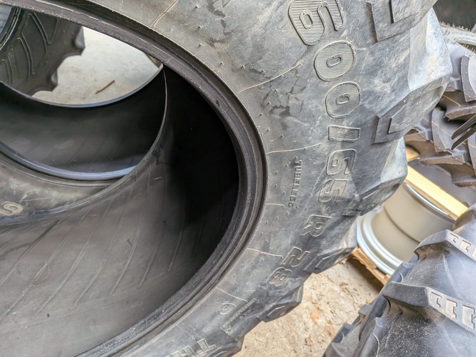 Pneus & Kompletträder: 2 Reifen Trelleborg 600/65R28 – Gebraucht aus Grasswil von LMG 1