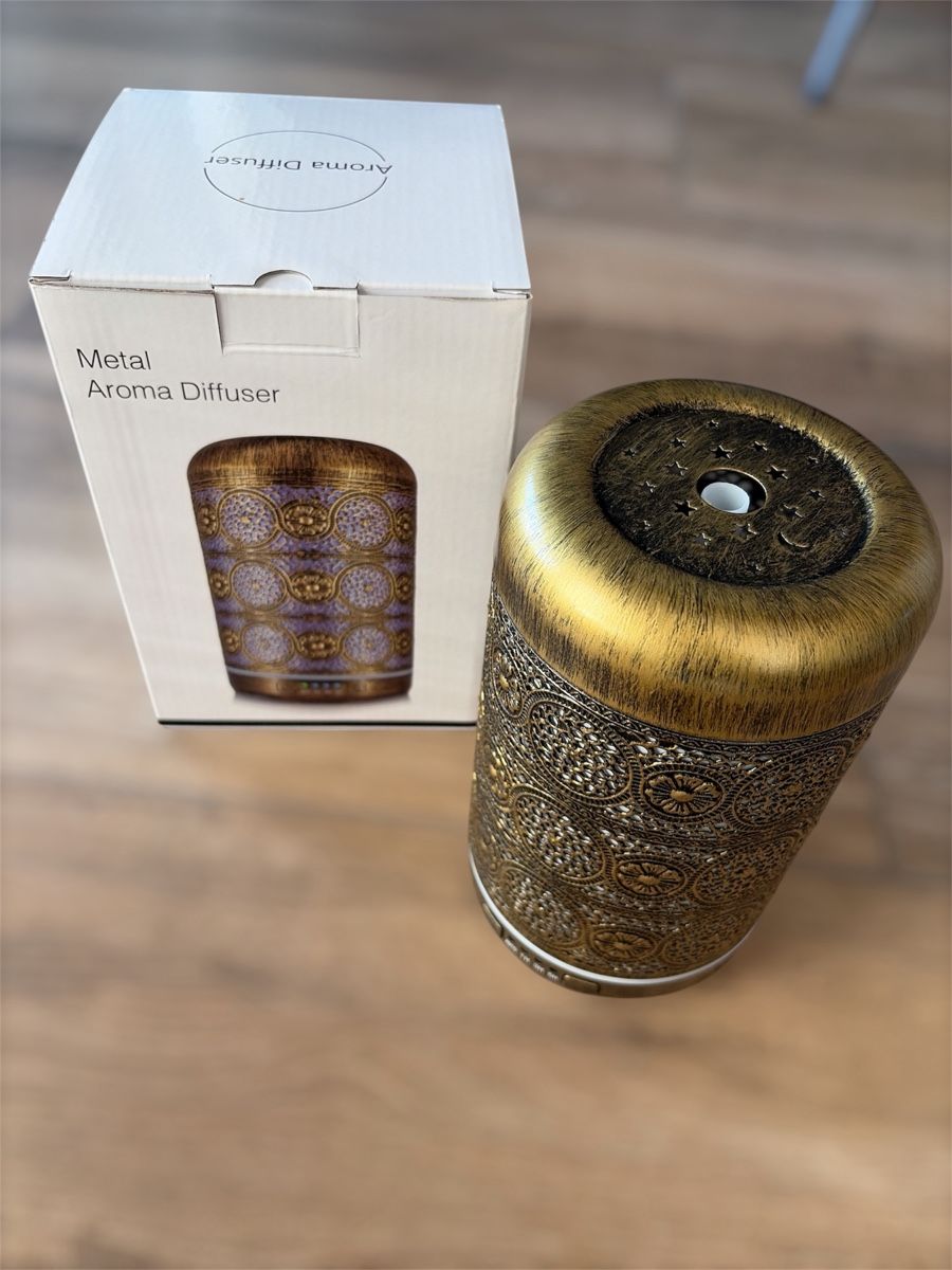 Diffusori di oli essenziali: Aroma Diffuser Lampe Gold Metall-Look. Originalverpackung – Nuovo e nell'imballaggio originale da Thundorf venduto da paglialongamaria