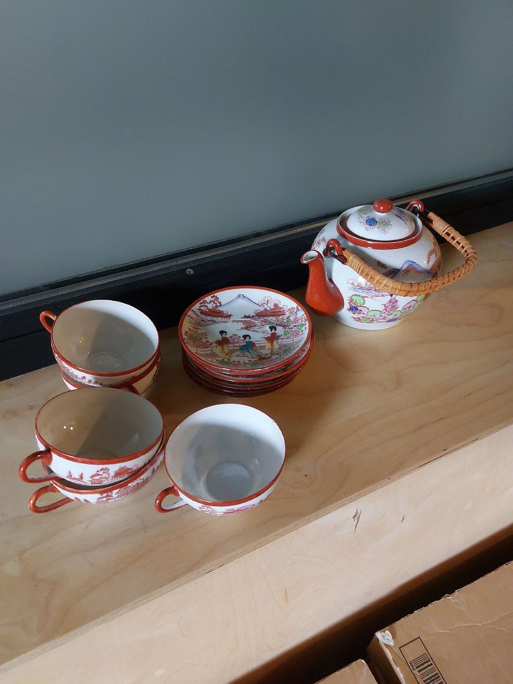 Set di piatti: Teeservice China – Usato da Ostermundigen venduto da Bijouxx