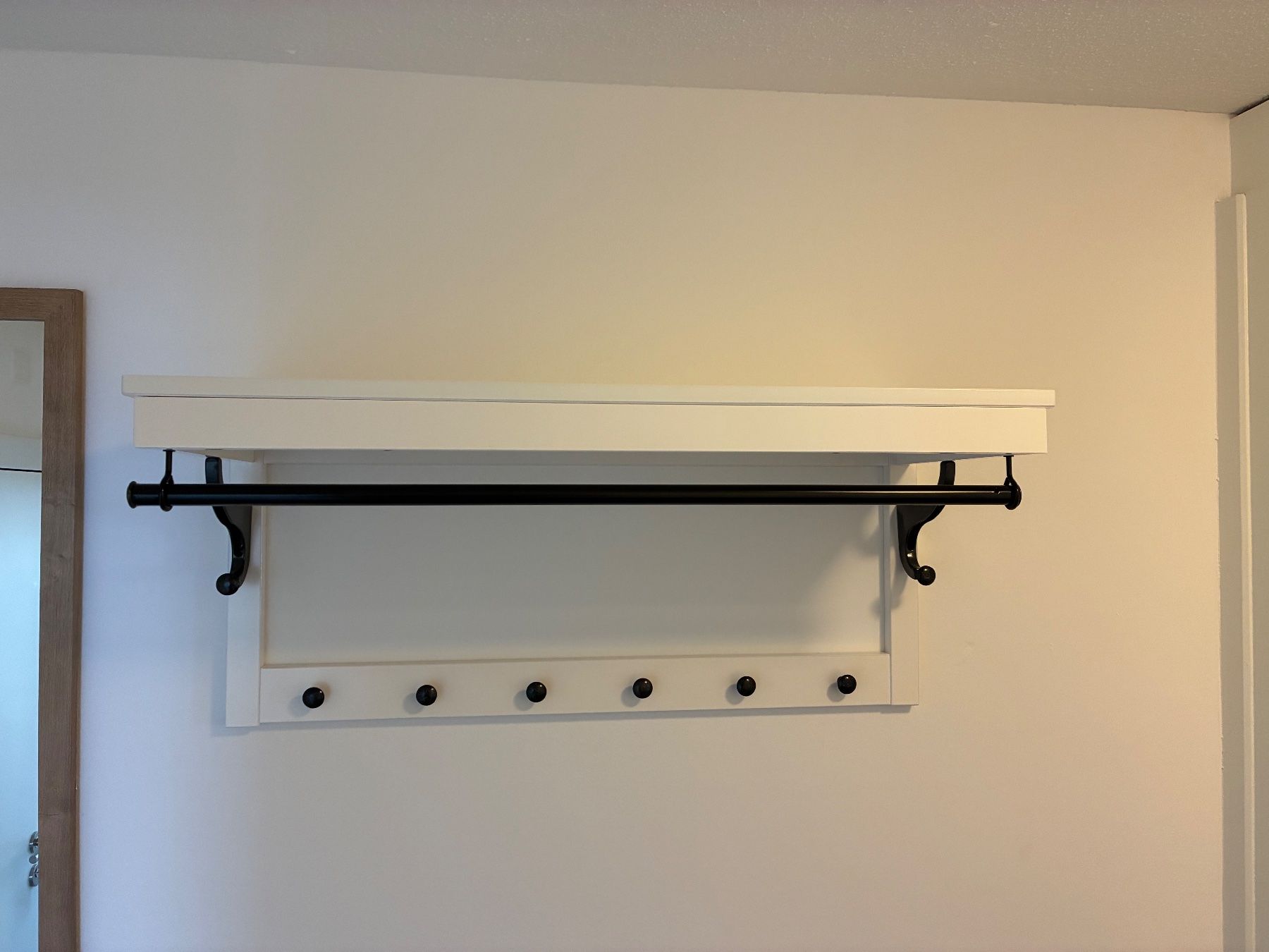 Ikea Porte manteau: Ikea Hemnes Hutablage / Garderobe – D'occasion à Bonaduz par crumbs