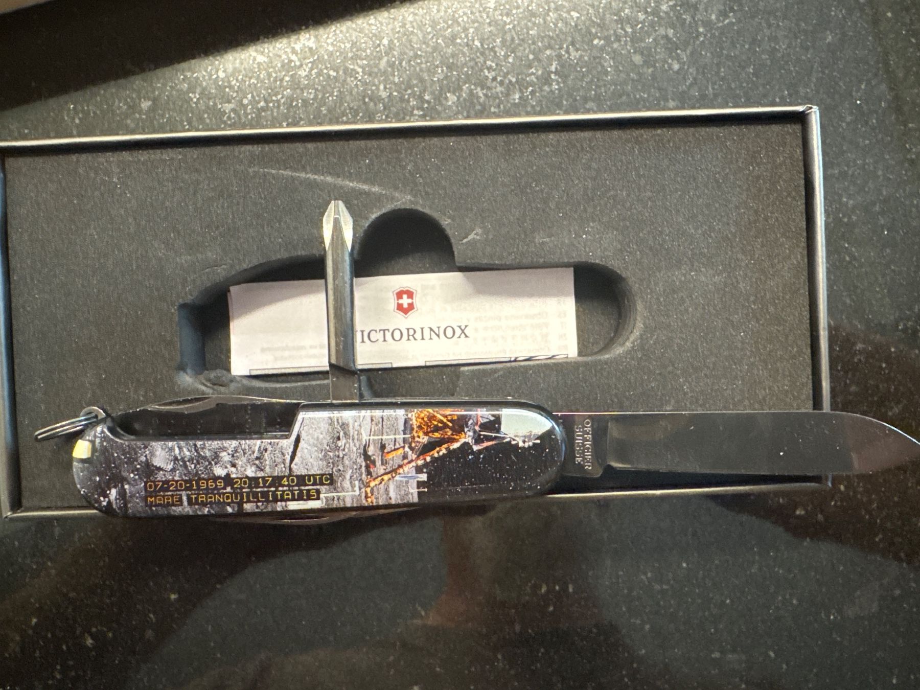 Victorinox Taschenmesser: Victorinox MAN ON THE MOON – Neu und originalverpackt aus Neuhausen am Rheinfall von Charli001 1