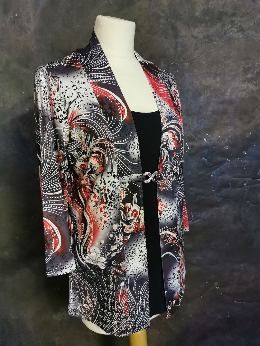Camicette: Blusenshirt, neu, schwarz/rot/weiss – Nuovo (secondo la descrizione) da Wettingen venduto da Biitel 1