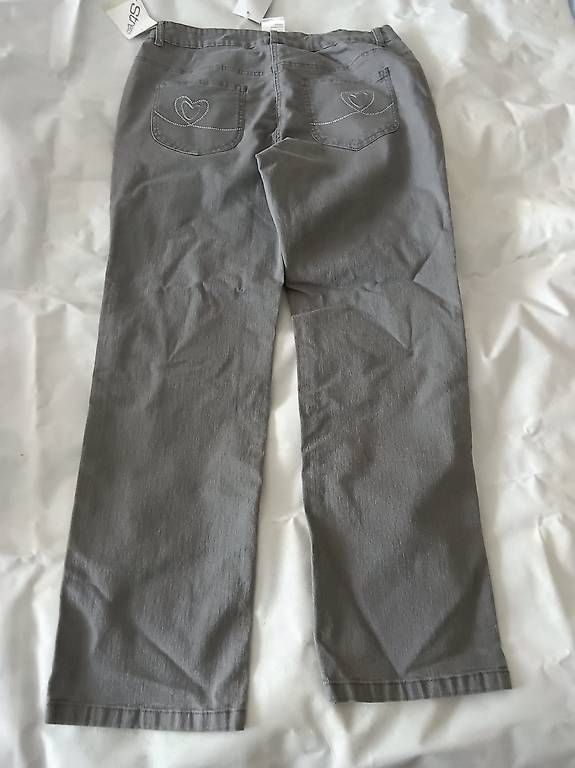 Jeans: Jeans gris NEUF – Neu und originalverpackt aus Yverdon von Nany6 1