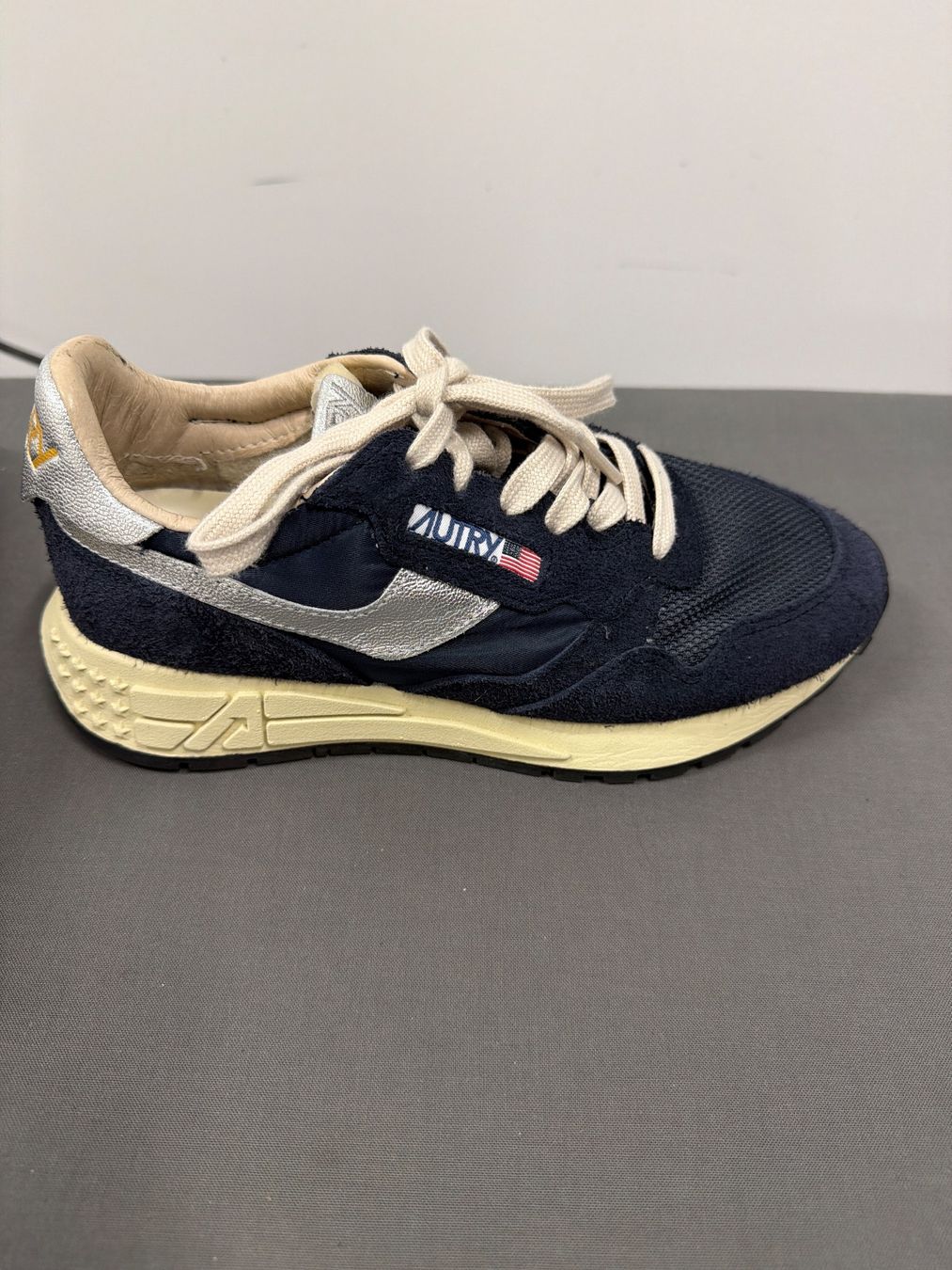 Autry Chaussures femmes: Sneaker Autry dunkelblau Grösse  37 – D'occasion à Tägerwilen par TinaLupu 3