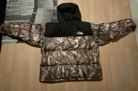 The North Face 1996 Retro Nuptse Jacke - Kelp Tan Forest