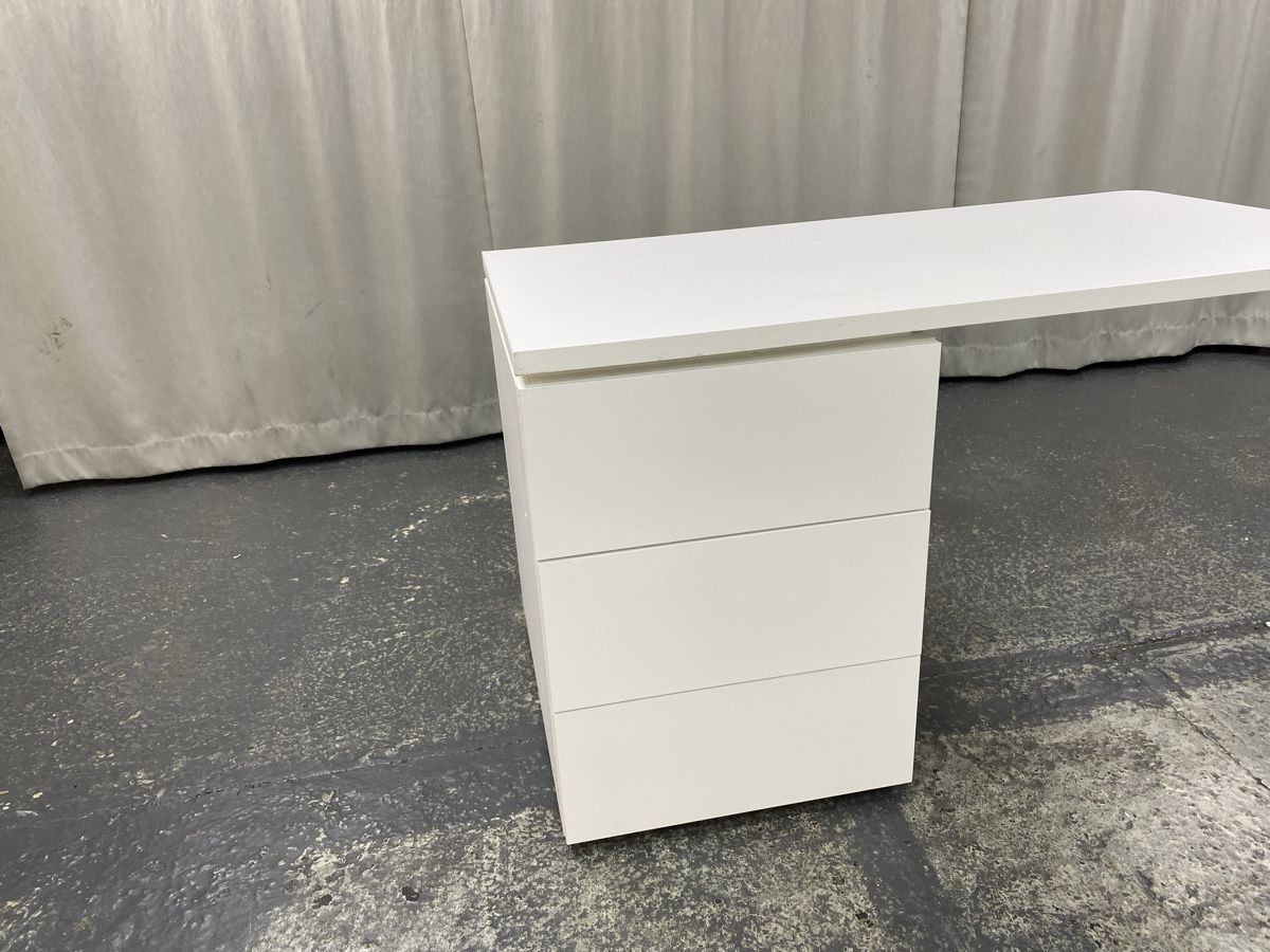 Bureaux: Schreibtisch  – D'occasion à Hägglingen par Karin0802 2