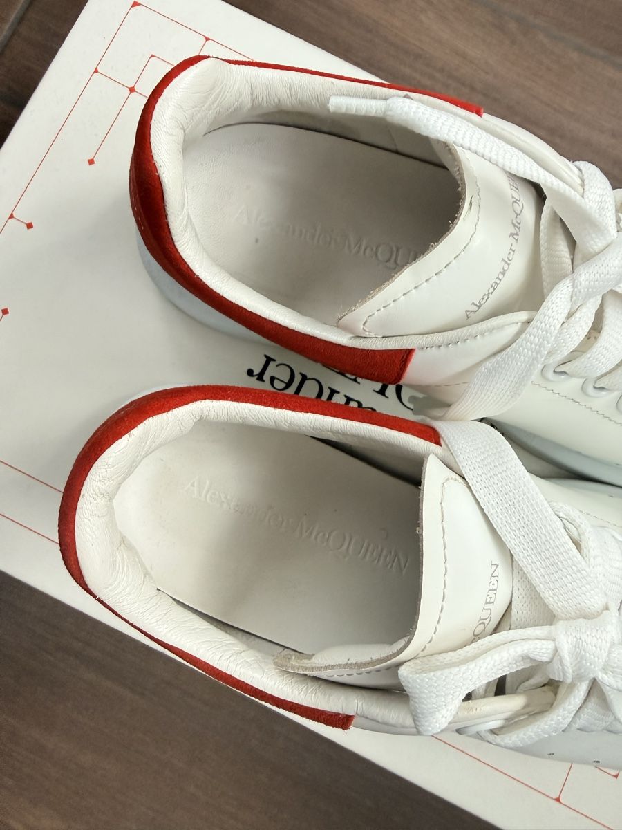 Alexander Mcqueen Scarpe da donna: Alexander Mcqueen - sneakers blanc et rouge – Usato da Monthey venduto da van_jbc7 4