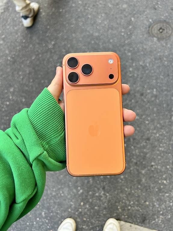 Portables: iPhone 17 Pro Max – Neuf avec emballage d'origine à Marin-Epagnier par Estelle_03 1