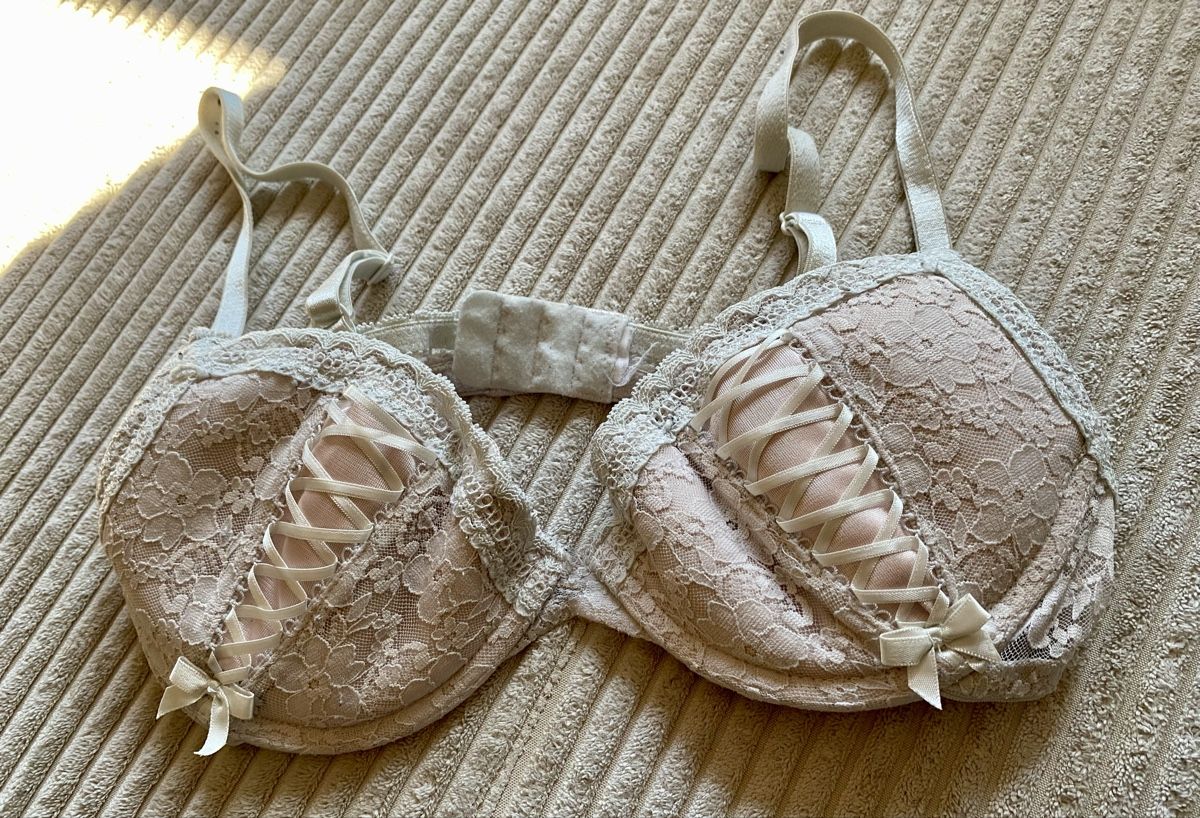 Altra biancheria intima: BH Spitze Rosa Beige Dirndl Bra Masche Dessous Bustier 75B – Usato da Langnau am Albis venduto da cynthia.jolene