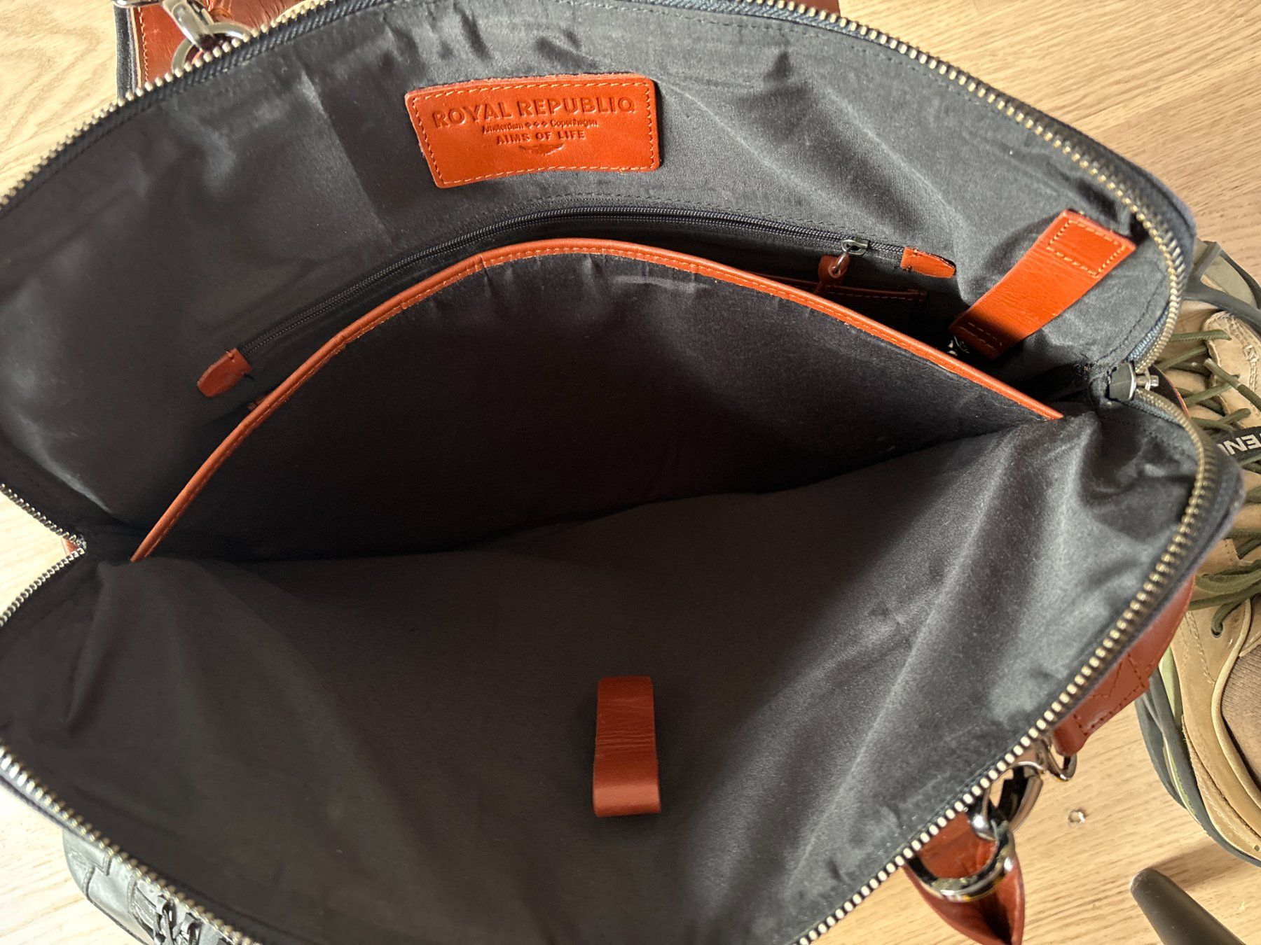 Borse: Royal RepubliQ Aktentasche / Laptoptasche – Usato da Elgg venduto da Jo_Naj 3