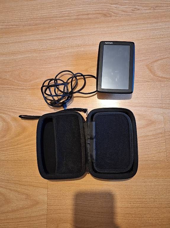 Navigatori: TomTom Navi Model 4EN52 Z1230 + case – Usato da Zug venduto da bli_kz2v 1