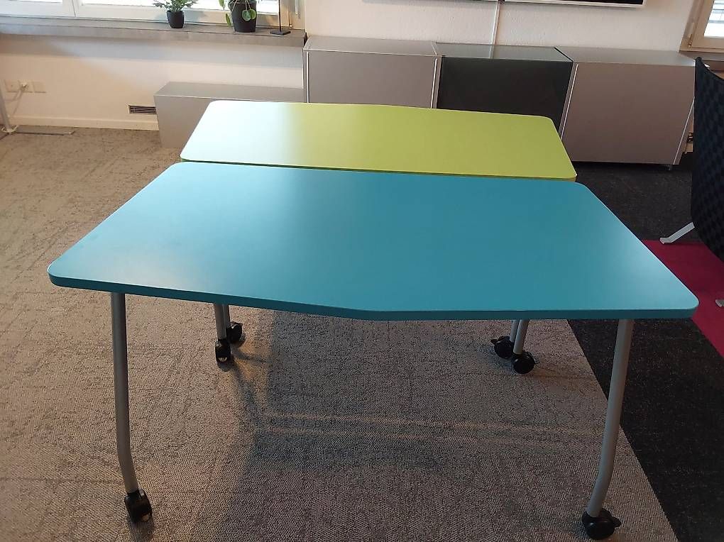 Schreibtische: 2 STEELCASE Bürotische – Gebraucht aus Rupperswil von Geni22 1