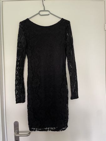 Kleid AMISU Spitze schwarz Grösse 36 guter Zustand