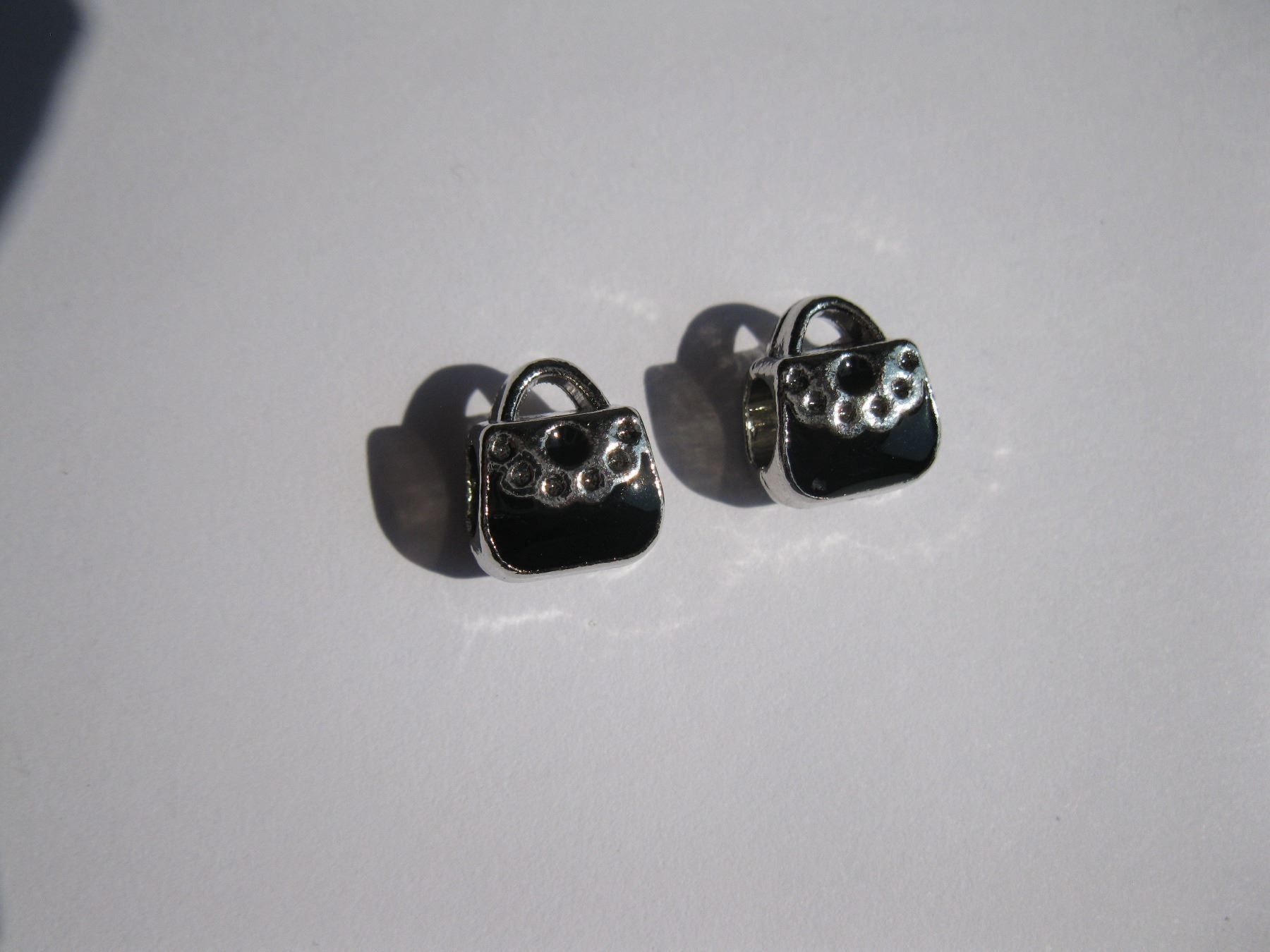 Perle (finte): 2 Metallperlen, Grosslochperlen, Beads Tasche, schwarz – Nuovo e nell'imballaggio originale da St. Margarethen TG venduto da LuanaKa 1
