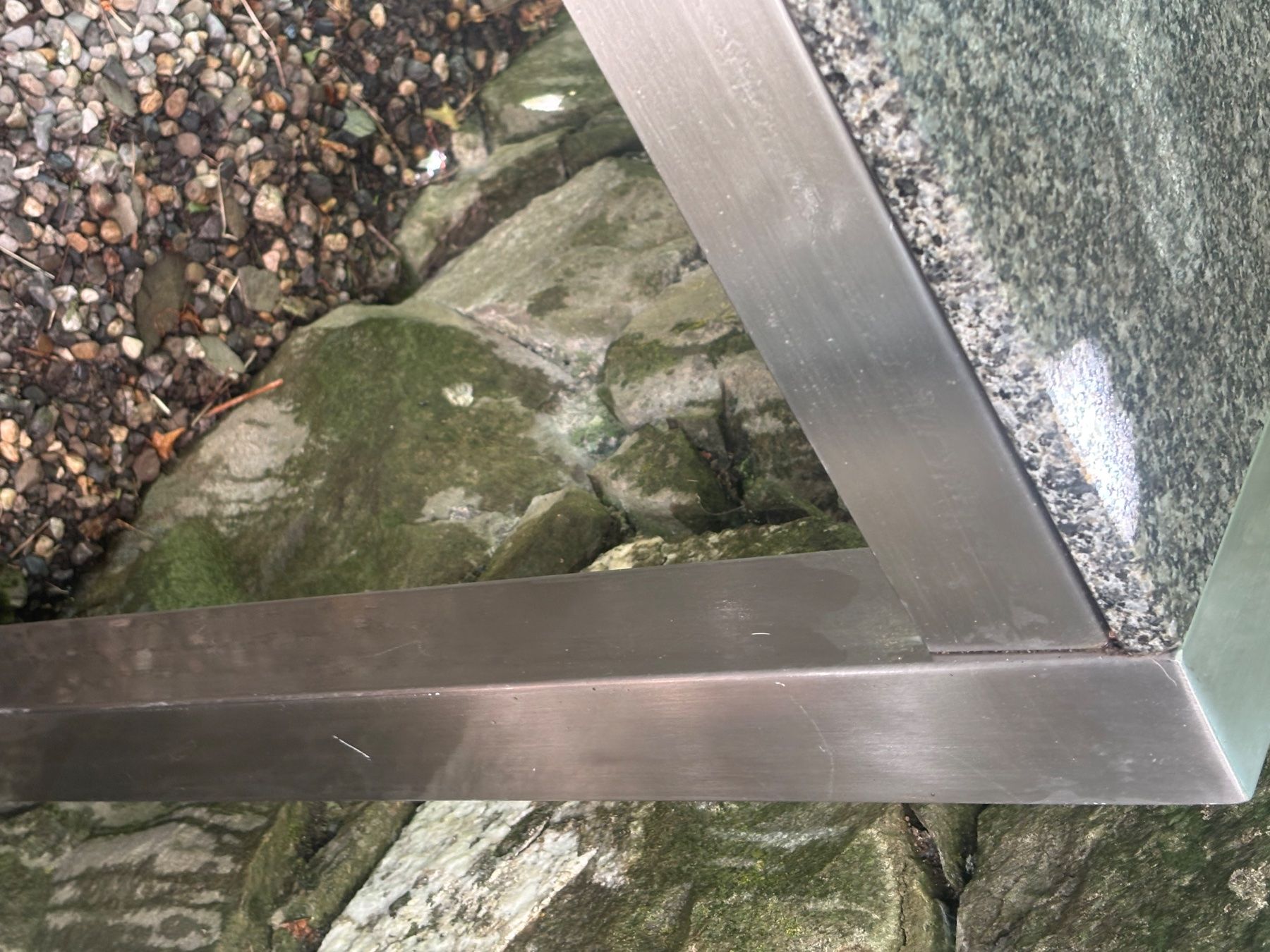 Tables: Grande table de granit pour jardin-terrasse – D'occasion à Chexbres par pbm16 2