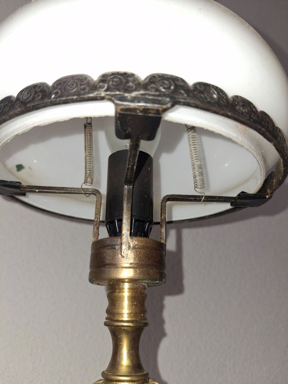 Lampade: Antike Vintage Tischlampe – Usato da Reichenburg venduto da AK307 4