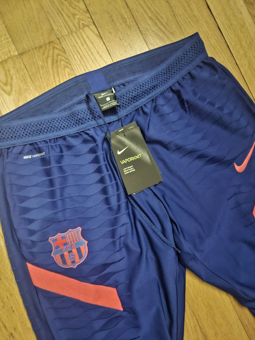 Nike Canottiere & Pantaloni: Nike FC Barcelona Gr.L – Nuovo e nell'imballaggio originale da Emmenbrücke venduto da TopGato 1
