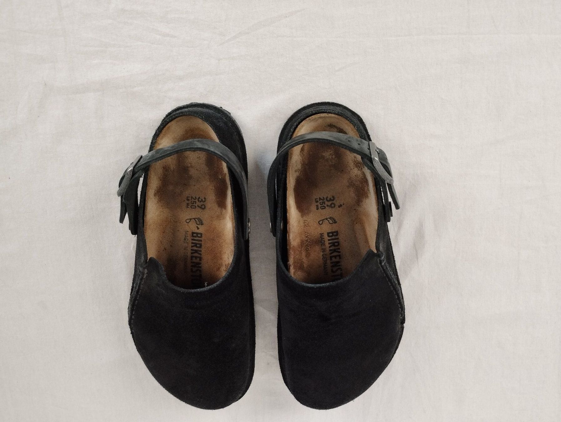Birkenstock Chaussures hommes: BIRKENSTOCK Clogs Gr. 39 – D'occasion à Schübelbach par Restwert_Schubelbach