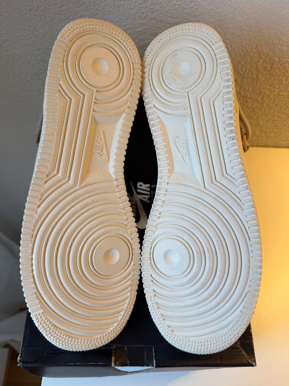 Nike Herrenschuhe: Nike Air Force 1 Mid Retro PRM – Gebraucht aus Ennenda von KUROI14 4