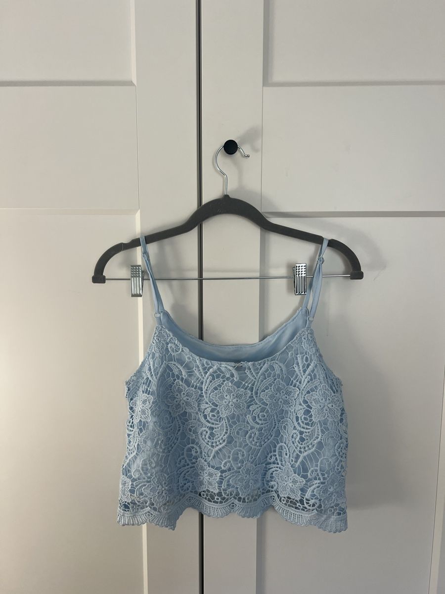H&M Top: Croptop mit Spitze, Hellblau, Gr. 34 – Usato da Grindelwald venduto da wand_24 1