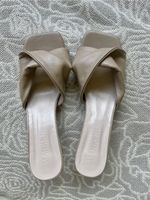 Mankeni Slippers Sandalen Mules, Gr. 38, Beige