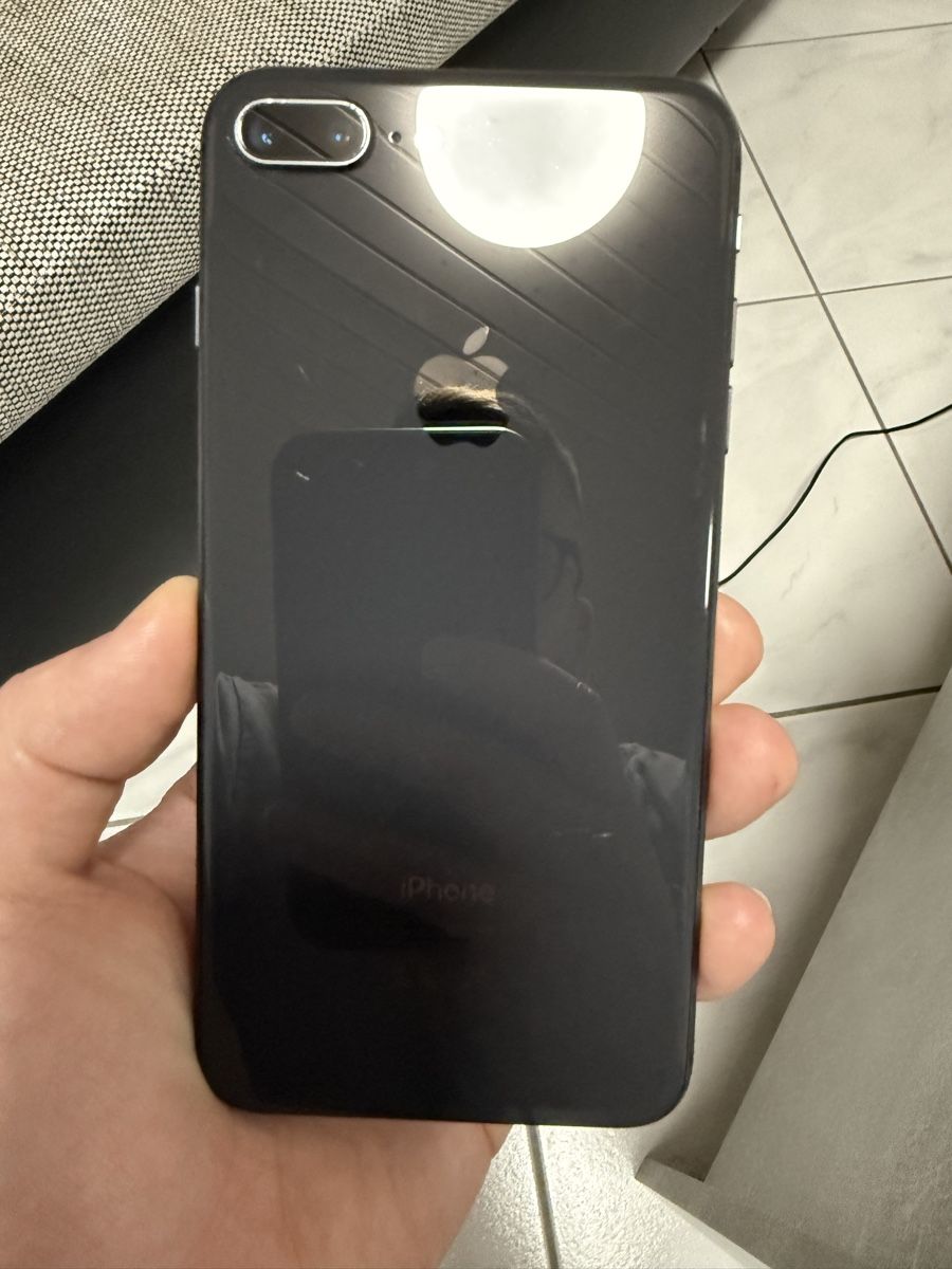 Apple Telefoni cellulari / Smartphones: iPhone 8 Plus 256Go Black – Usato da Payerne venduto da Kikas 3