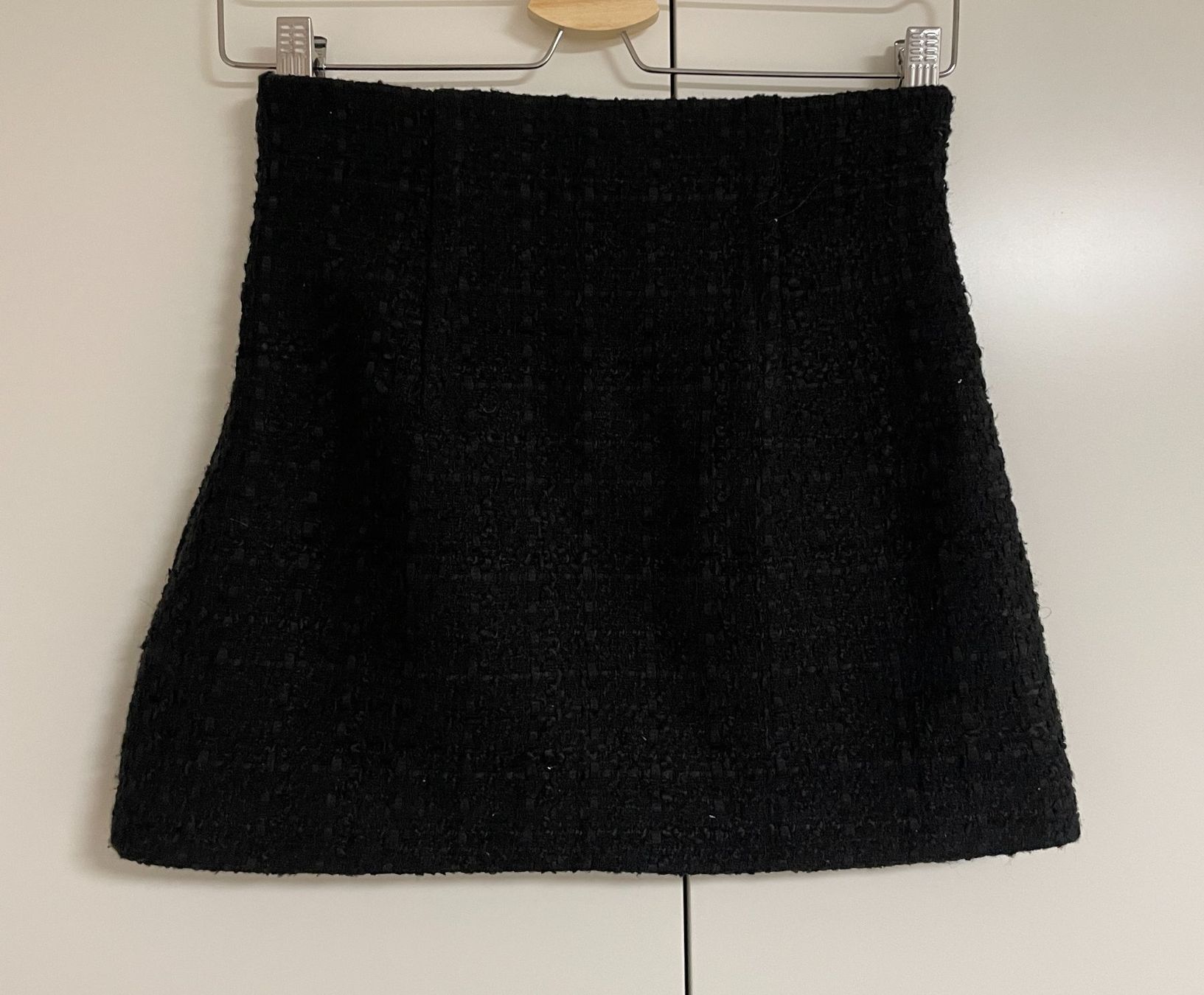 Zara Gonne: schwarzer Tweed Rock – Usato da Uster venduto da emm_px8k