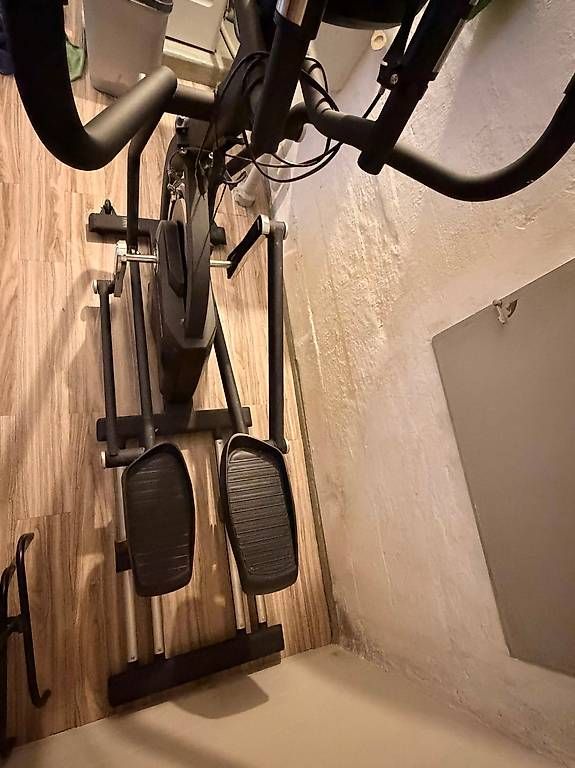 Finnlo Hometrainer: Finnlo E-Glide SR Ellipsentrainer - schwarz – Gebraucht aus Klingnau von Unico56 2