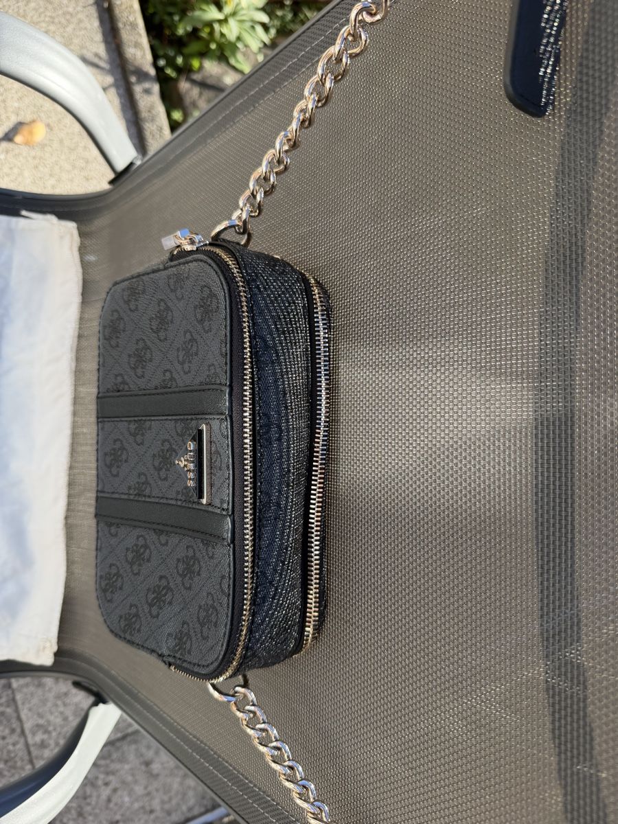 Guess Borse da donna: Guess Noreen Camera Crossbody – Nuovo (secondo la descrizione) da Triesenberg venduto da dom_hd56 1