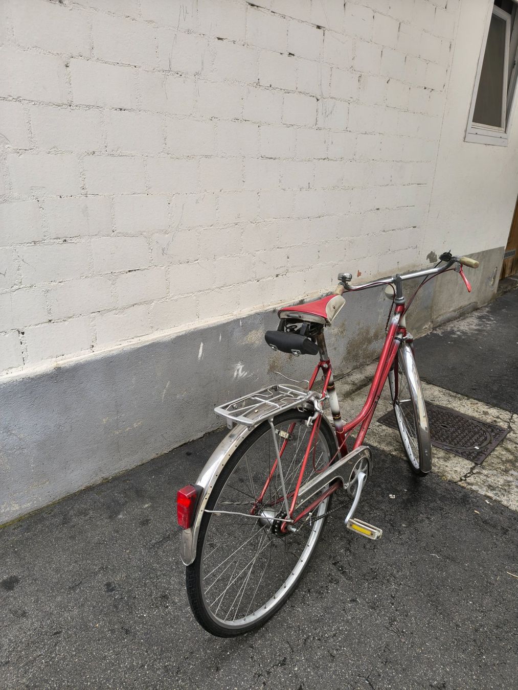 Biciclette: Retro Fahrrad, Weinrot – Usato da Kriens venduto da Cyrllek 1