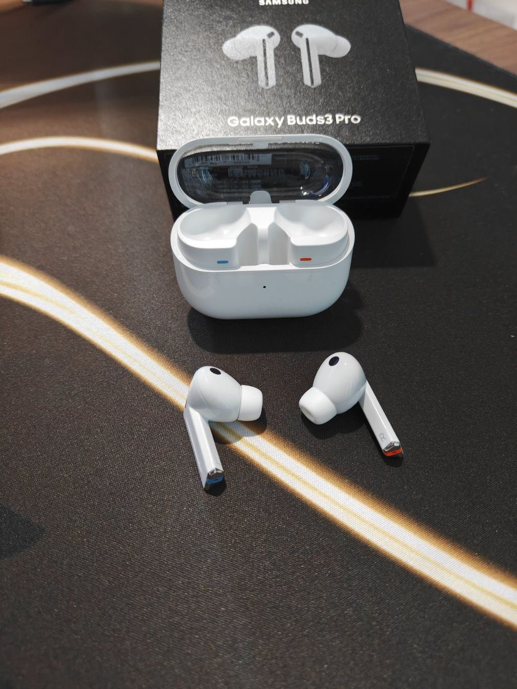 Samsung Cuffie: Samsung Galaxy Buds 3 Pro – Nuovo (secondo la descrizione) da Thun venduto da Meyphil 3